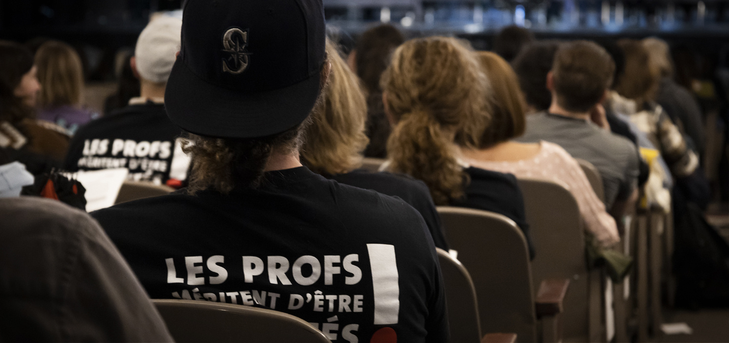 Membres assistant à une assemblée